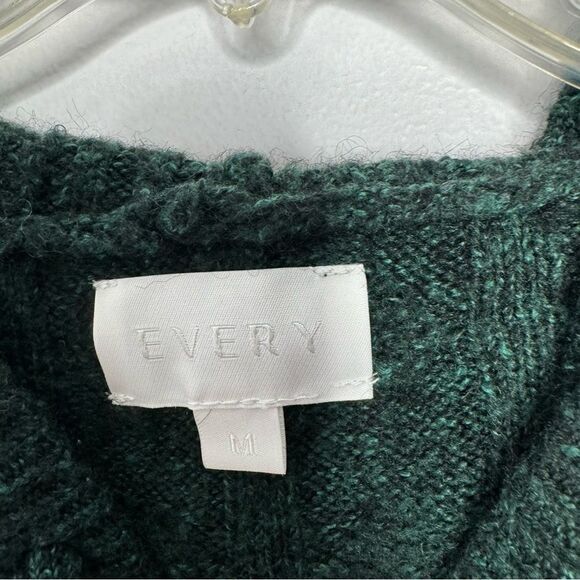 Every green sweater hoodie size medium - Picture 3 of 5